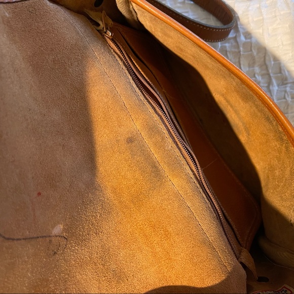 Vintage Dooney & Bourke Essex Crossbody Saddle Bag Leather Tan Brown - Picture 7 of 11